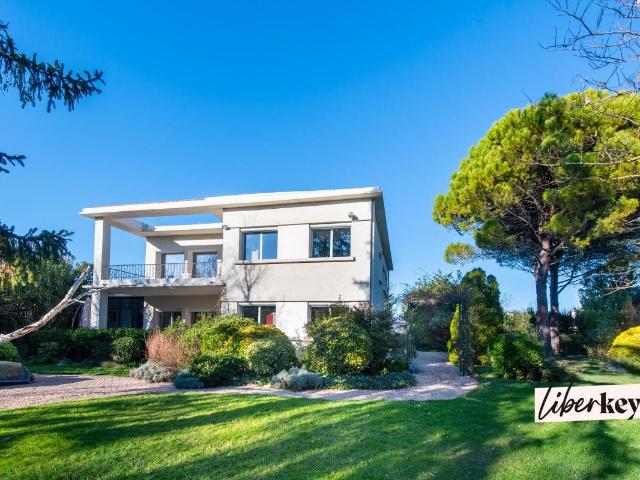 ? Maison + Appartement indépendant à 12 min de la Gare TGV 195m² Avignon