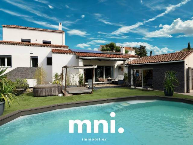 Maison + Appartement Terrain 1700 m2 Piscine 277m² Ollioules