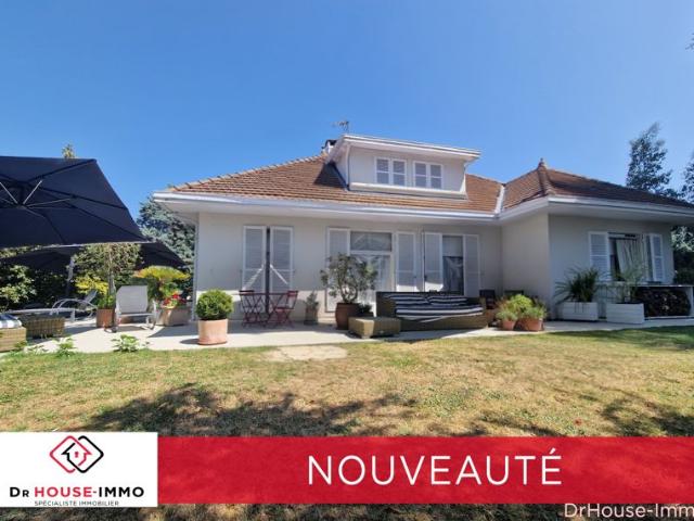 Maison atypique au cœur d'un parc arboré de 5 558 m² Le Grand Serre