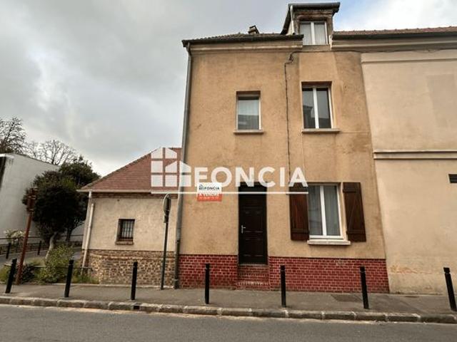 Maison atypique avec terrasse et combles – Gonesse centre