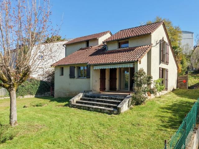 Maison atypique avec jardin clos au cœur de Souillac, beaux. 137m² Souillac