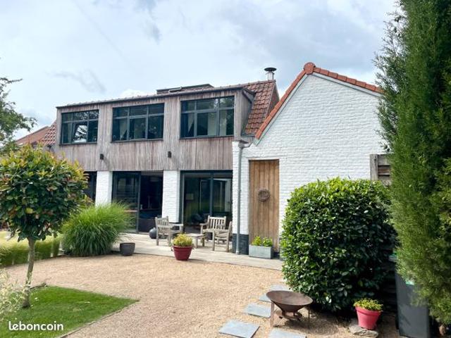 Maison atypique avec jardin, patio, piscine et 2 studios Villeneuve d’Ascq