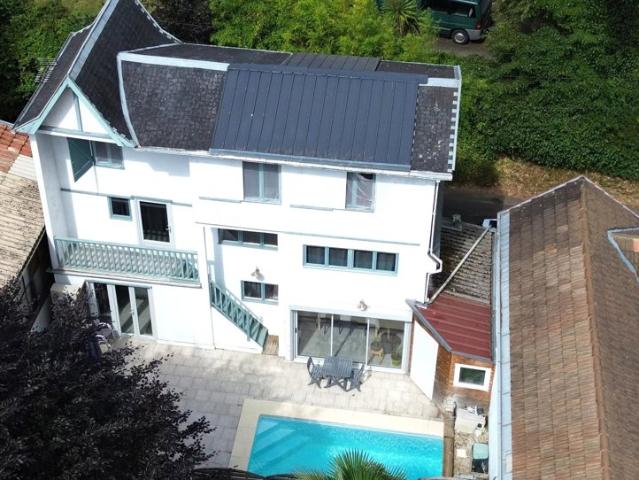 Maison atypique dans quartier recherché de Salies de Béarn