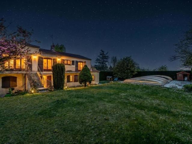 Maison atypique de charme – 266 m² avec piscine, sans vis à vis