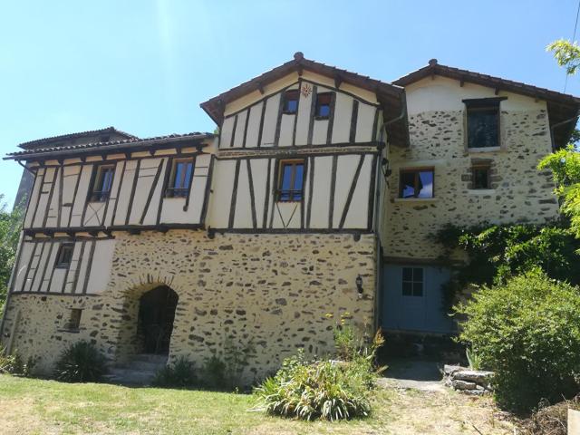 Maison atypique du 18ème siècle 170m² Bouillac
