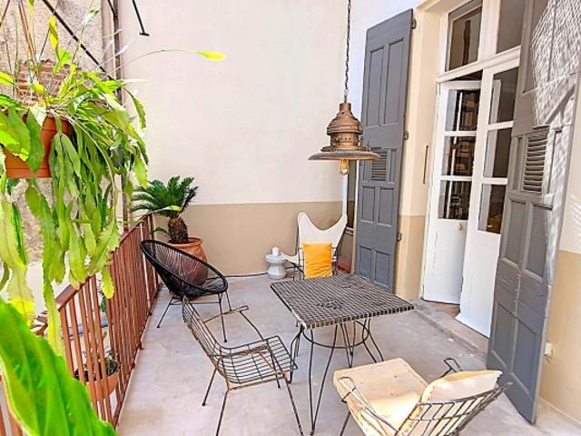 Maison atypique du 19 ème siècle terrasses patio arboré surface utile 200 M² 66 000 PERPIGNAN CentreHistorique