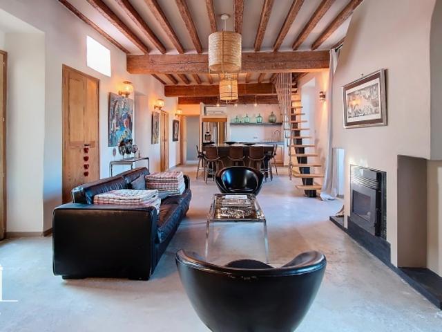 Maison atypique du 19 ème siècle patio privé arboré surface utile 292 M² 66 000 PERPIGNAN CentreHistorique