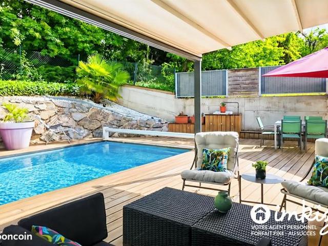 Maison atypique, luminosité + piscine