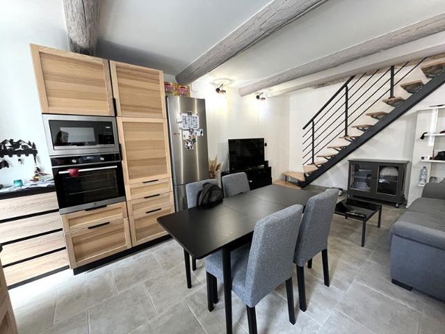 Maison, Atelier, Cour et Remise Mallemort 110 m2