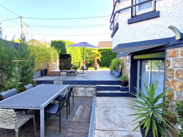 Maison Athis Mons 9 pièce s 160 m2