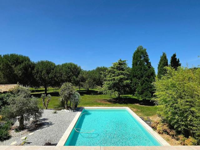 Maison authentique et contemporaine avec piscine et garage 167m2
