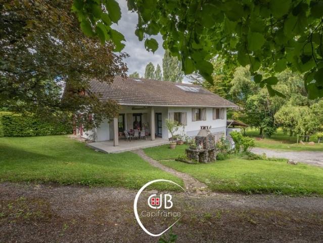 Maison aux Marches, 5 chambres et terrain d’1 hectare 191m² Les Marches