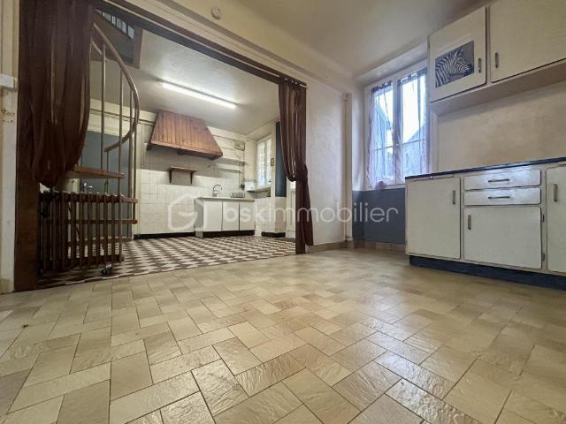 Maison avec garage au cœur d’un village viticole