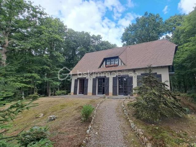 Maison au cœur d'une parcelle boisée – Coup de cœur assuré !