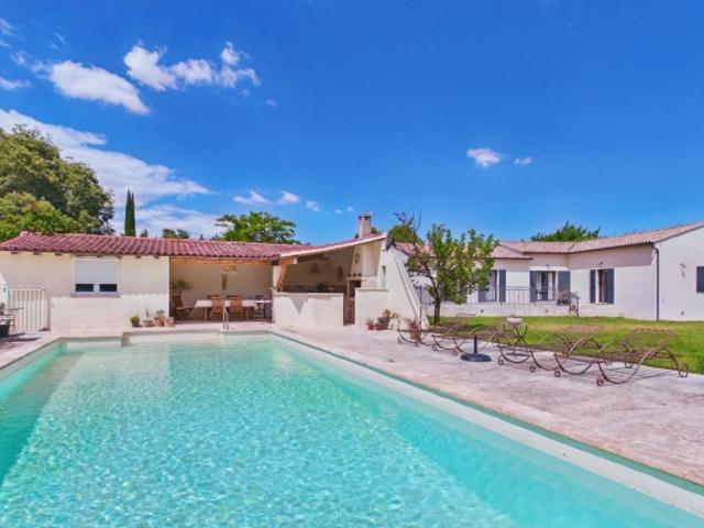 Maison au coeur du Paradou avec piscine
