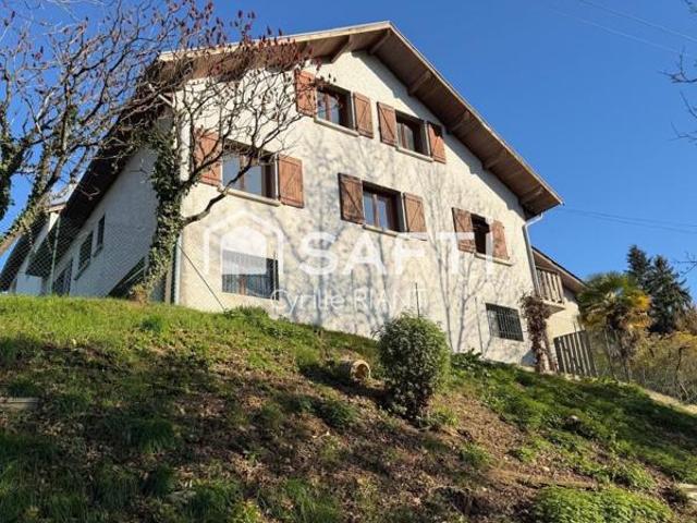 Maison avec grand garage et combles aménageables