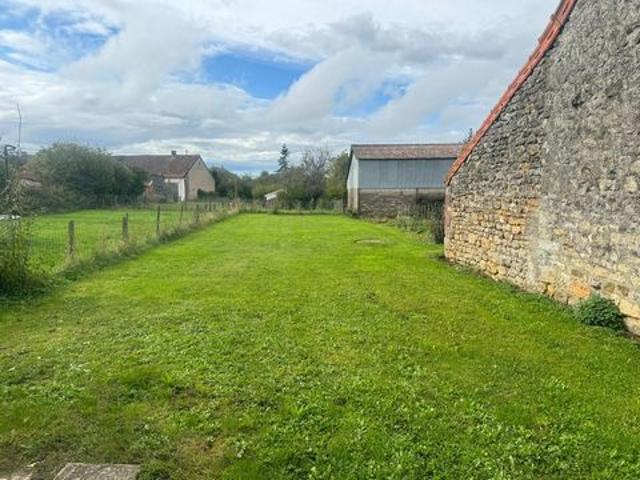 Maison au calme, 4 chambres, garage et terrain