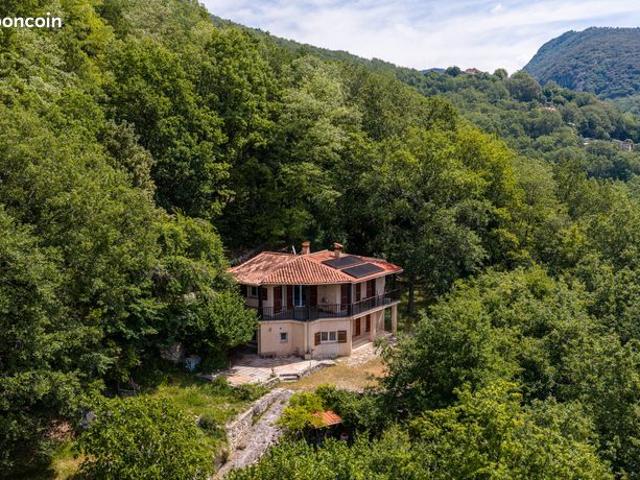 Maison au calme absolu à 3.5kms de Gréolières village