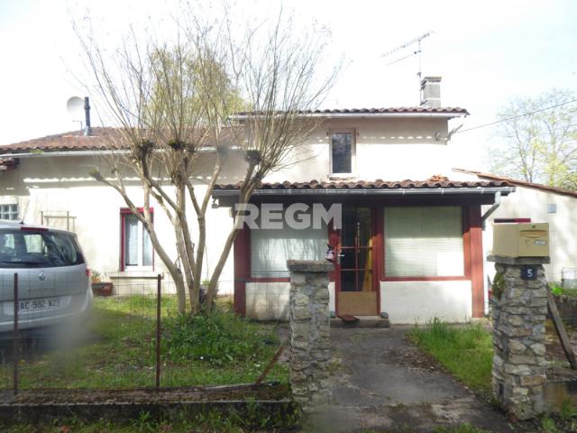 Maison au calme avec terrain de 2000 m2 sise à Ribérac à 2 k