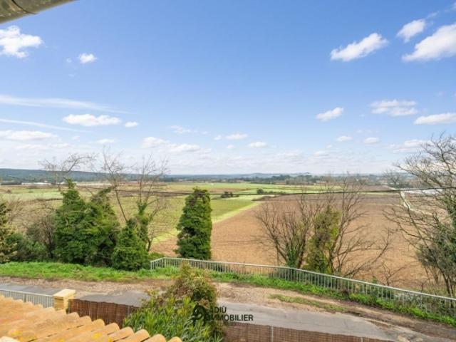 Maison au calme avec vue dégagée à 5 minutes Uzès