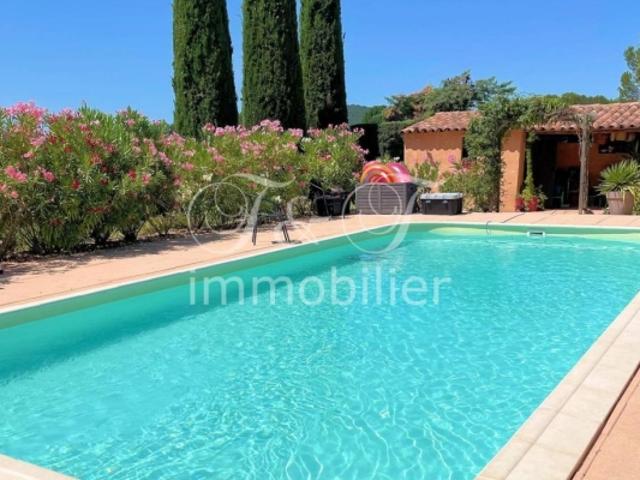 Maison au calme avec vue et piscine