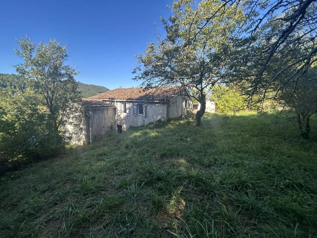 Maison au calme avec vue sur les montagnes