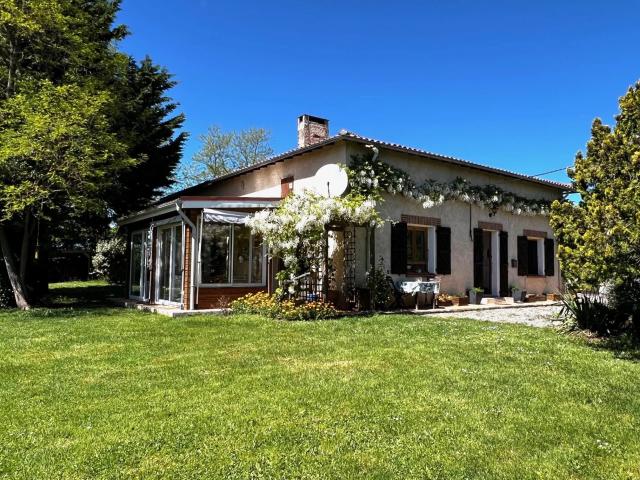Maison au calme face aux Pyrénées et sans voisin proche 115m² L'Isle en Dodon