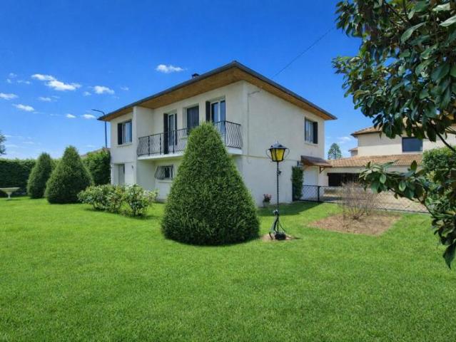 Maison au calme, jolie parcelle de terrain