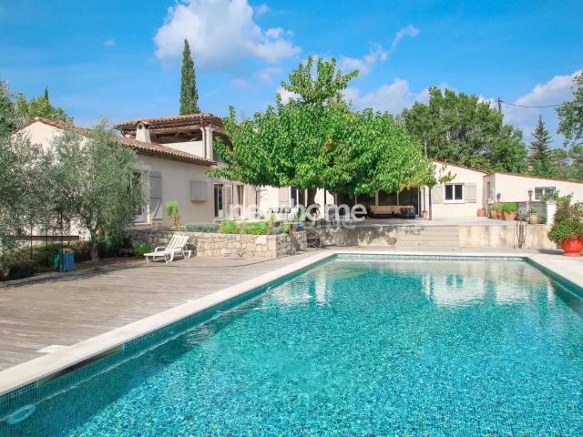 Maison au calme sur jolie terrain plat dans la campagne acces facile