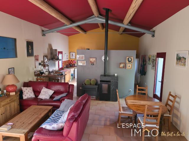 Maison au calme sur le plateau de Lacoste