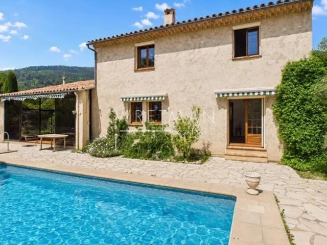 Maison au calme village a pied Seillans