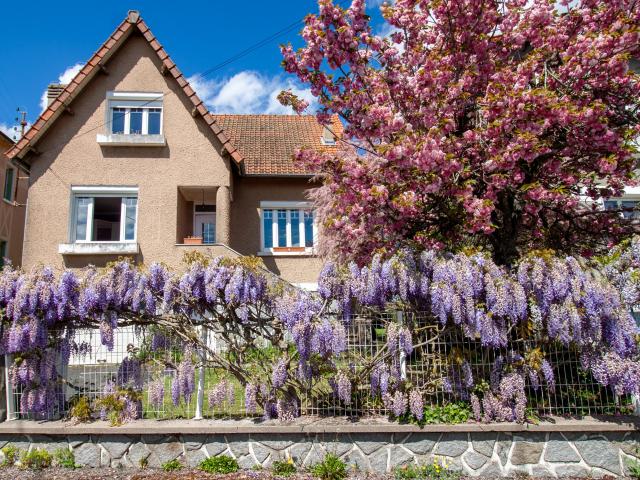 Maison au charme de l’ancien avec jardin dans secteur calme de Guéret
