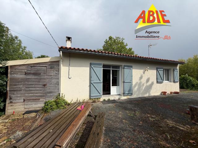 Maison au bord de l'eau sur la commune de Maillé