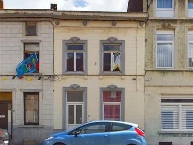 Maison au large potentiel à rénover !