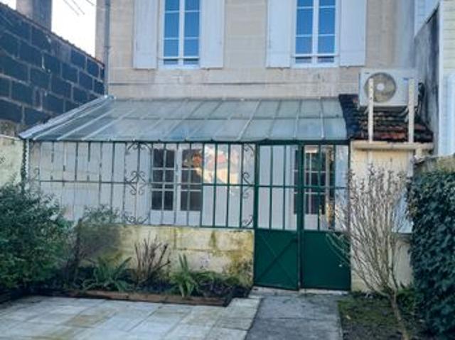 Maison avec 4 chambres, jardin et garage