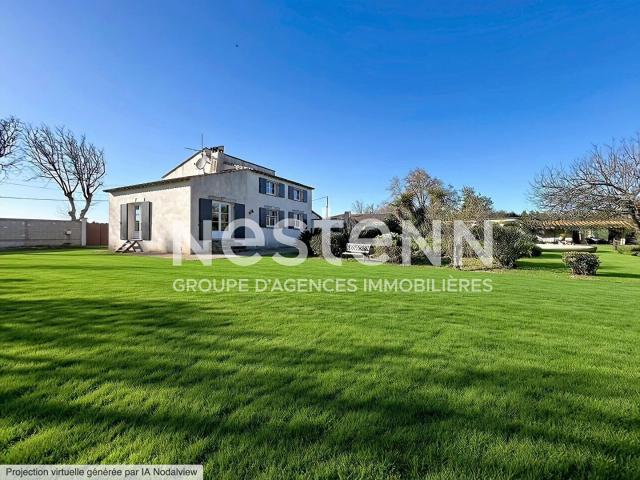 Maison avec 6 chambres, deux salles de bains, garage, piscin. 163m² Raphèle lès Arles