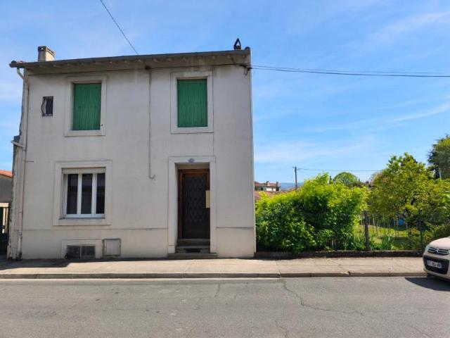 MAISON AVEC 2 APPARTEMENTS 2 GARAGES JARDIN MAZAMET