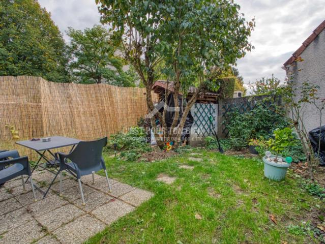 MAISON avec 3 chambres jardin et garage