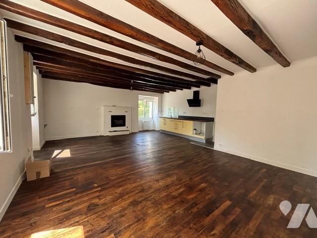Maison avec 3 chambres, jardin non attenant et garage