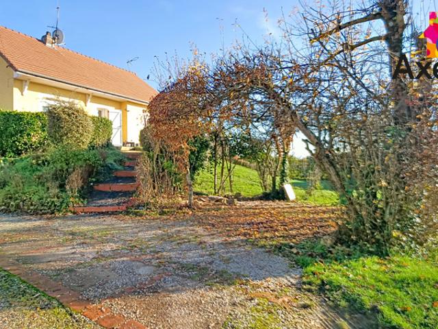 Maison avec 3 chambres, piscine et terrain