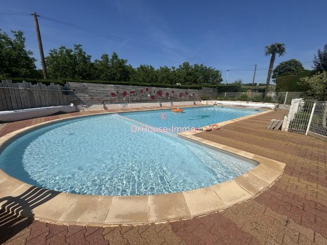 Maison avec 3 Hébergements touristiques, piscine et terrain de 3200 m² proche Sarlat