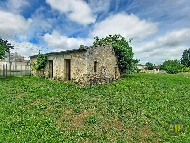 Maison avec terrain à bâtir d'environ 3763m2 !
