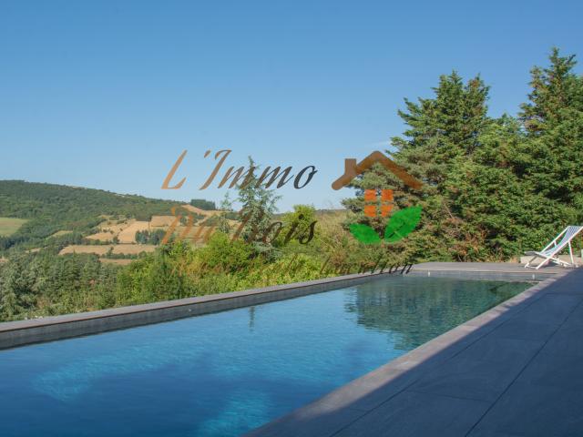 Maison avec terrain clos et piscine