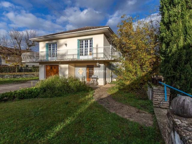 Maison avec terrain et dépendance