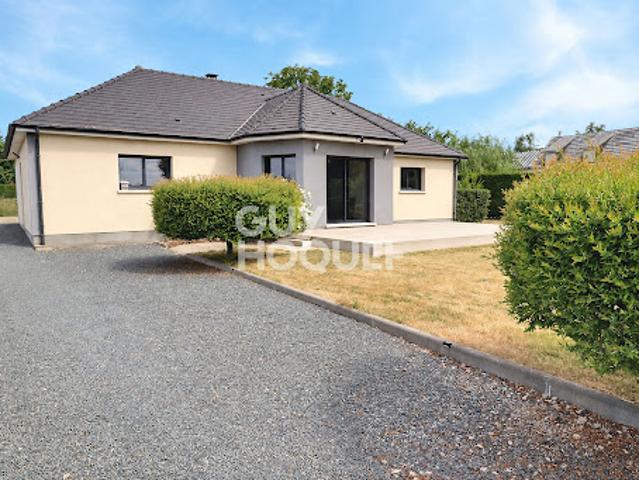 Maison contemporaine avec jardin et terrasse