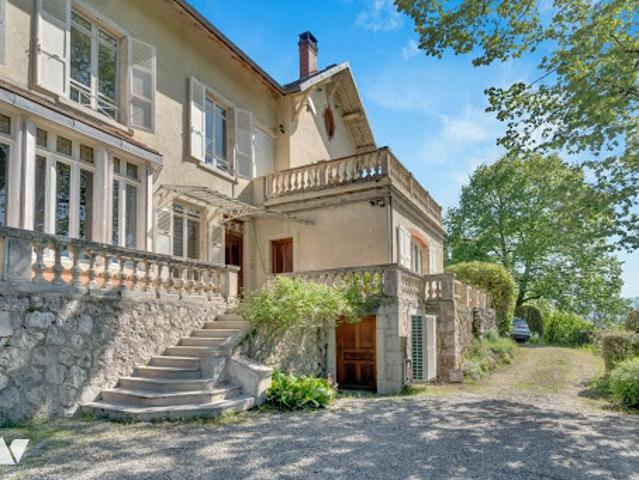 Maison avec jardin et terrasse