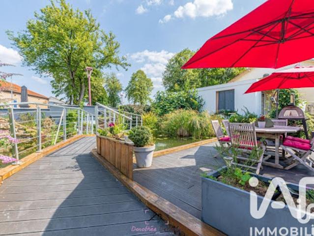 Maison avec jardin et terrasse