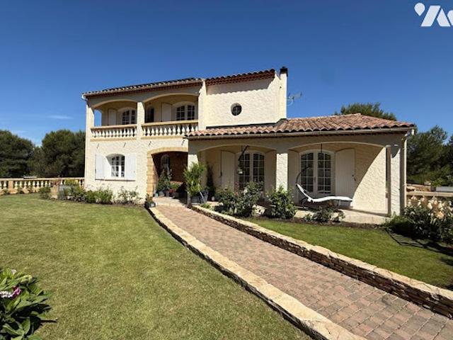Maison avec jardin et terrasse