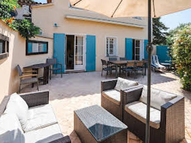 Maison avec piscine et terrasse