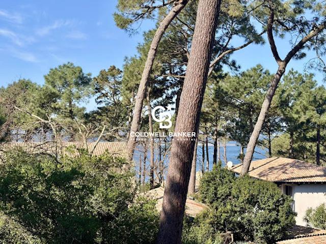 Maison en bord de mer avec jardin